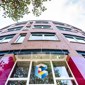 Boxhotel Отель